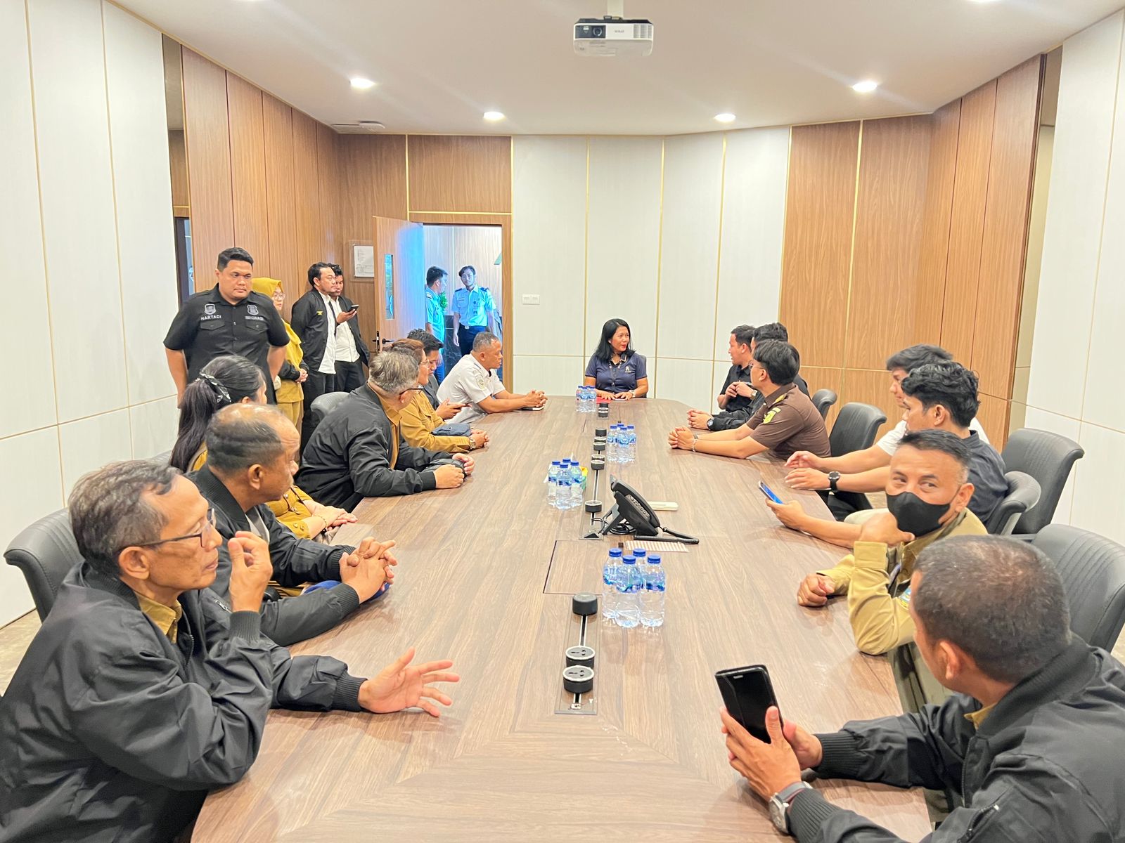 Kantor Imigrasi Tanjung Uban Gelar Operasi Gabungan Tim Pengawasan Orang Asing di Kawasan Industri Lobam 2