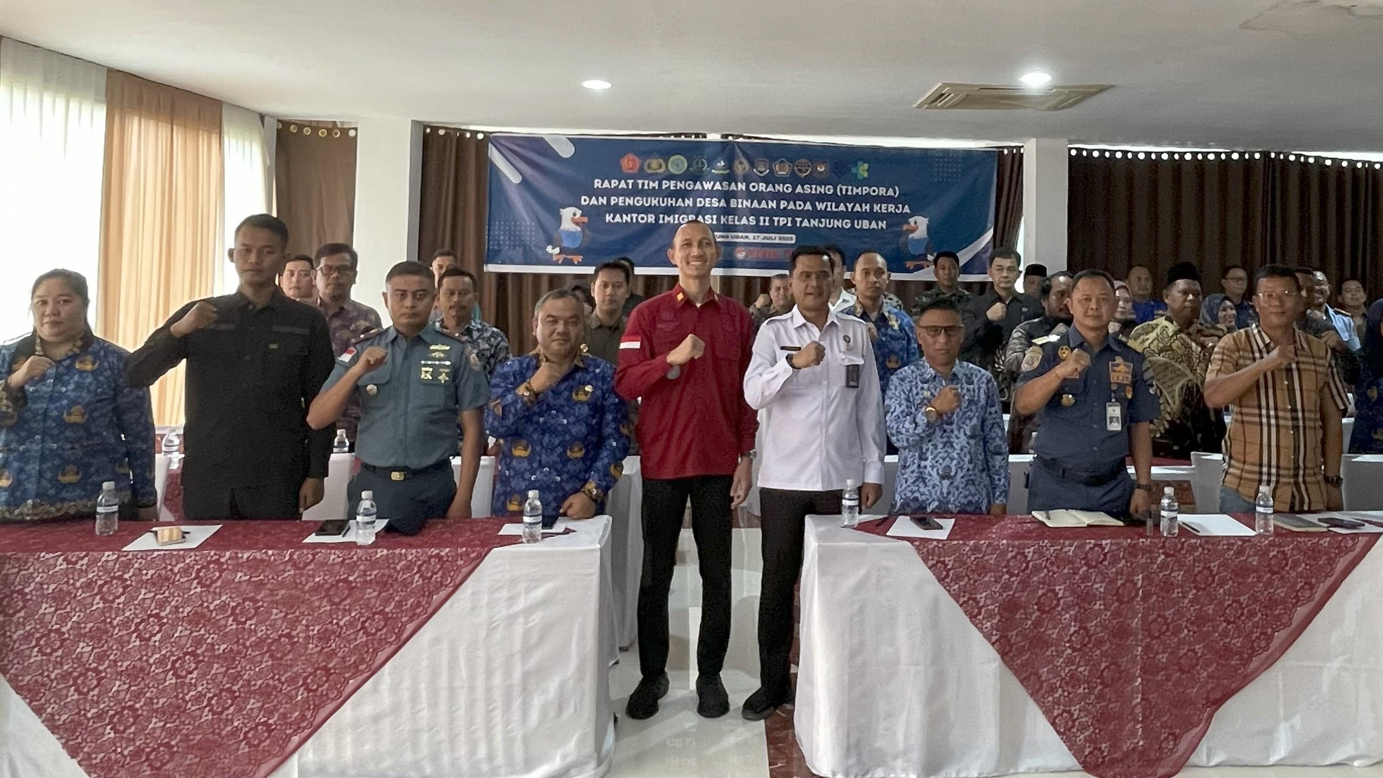 Rapat Timpora dan Pengukuhan Desa Binaan Imigrasi Pada Wilayah Kerja Kantor Imigrasi Kelas II TPI Tanjung Uban