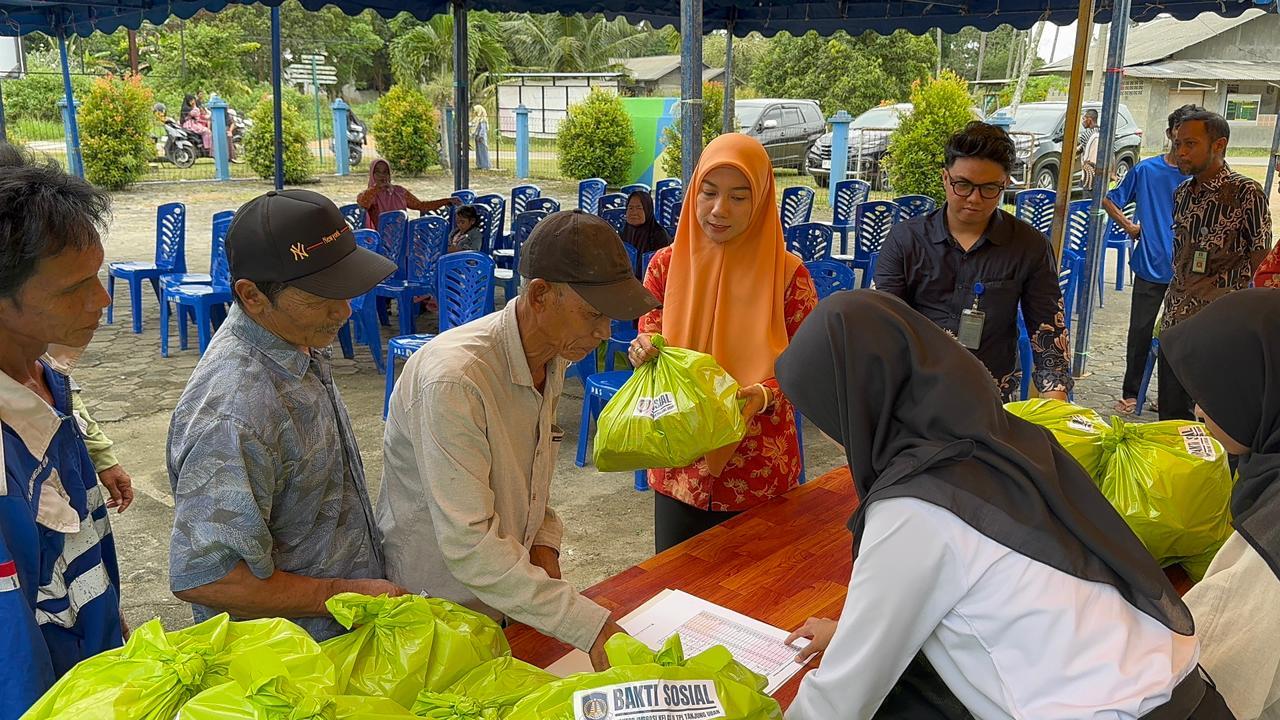 Semarak Hari Bhakti Kemenimipas Ke 1 Imigrasi Tanjung Uban Salurkan Bantuan Bakti Sosial di Desa Kuala Sempang 2